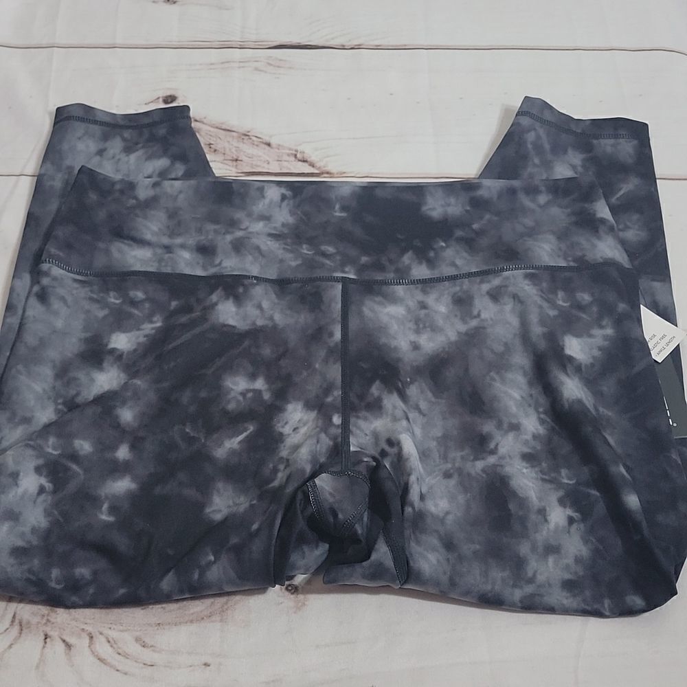 𝅺velocity High Rise Black Tie Dye Ankle Length Workout Leggings